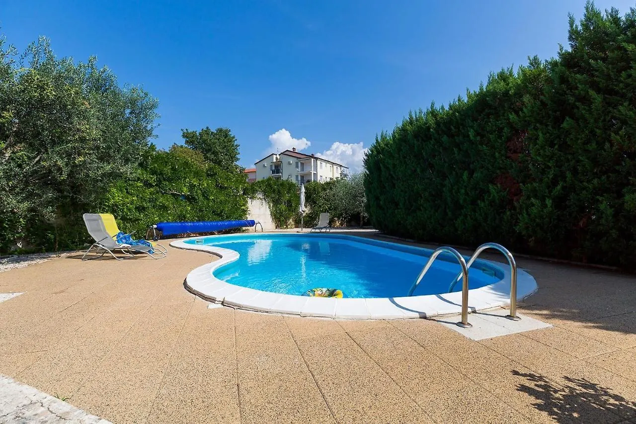 Apartments With A Swimming Pool Novigrad - 7078 0*, Novigrad (Istria)