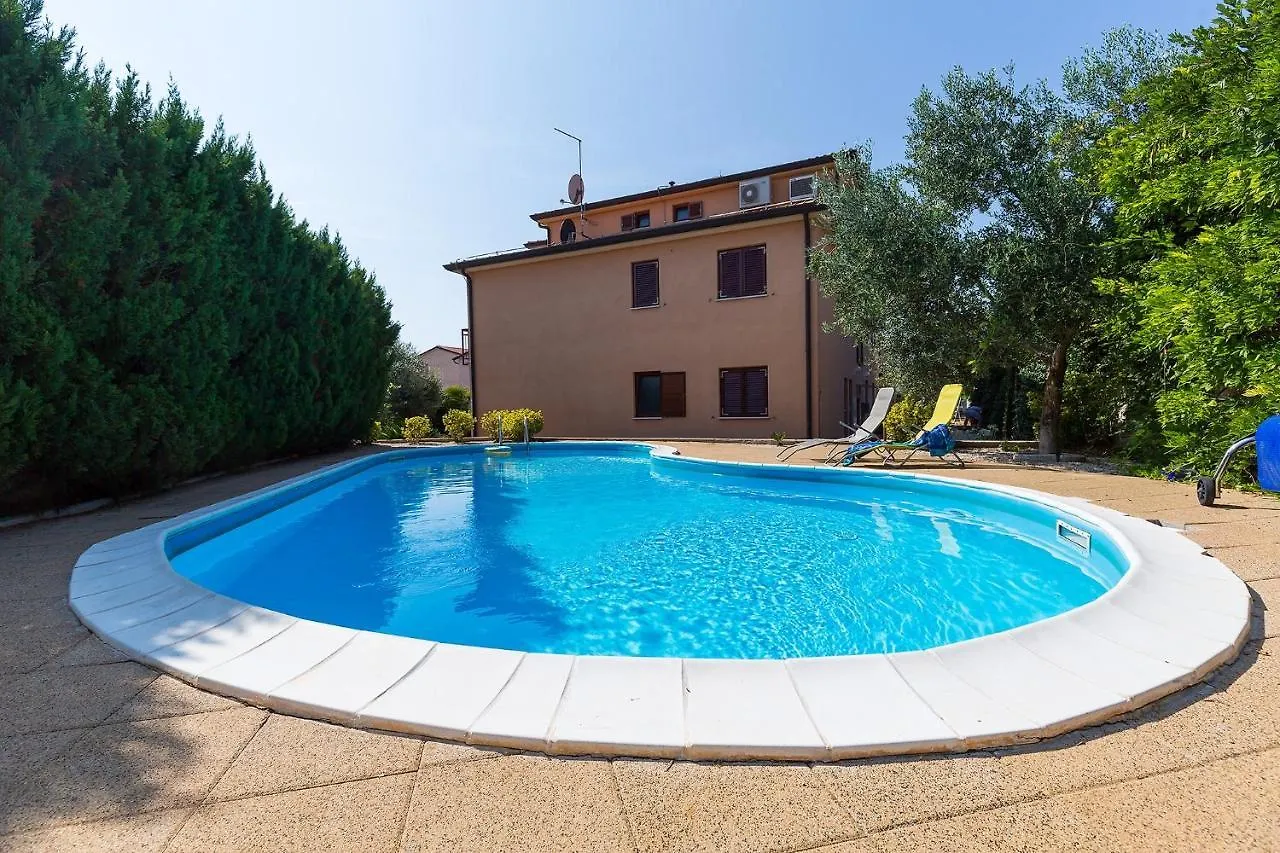 Apartments With A Swimming Pool Novigrad - 7078