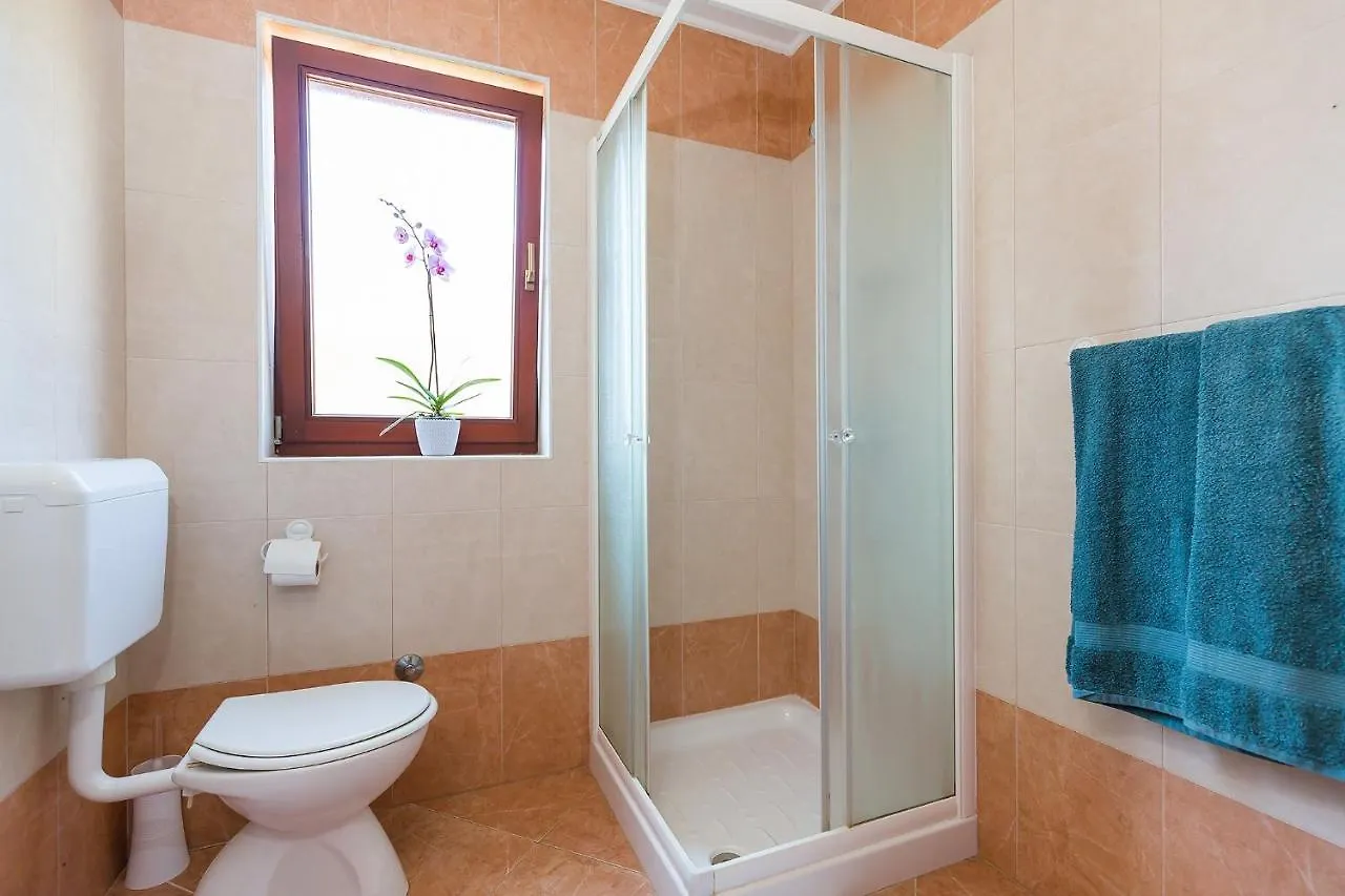 Apartments With A Swimming Pool Novigrad - 7078 Croatia